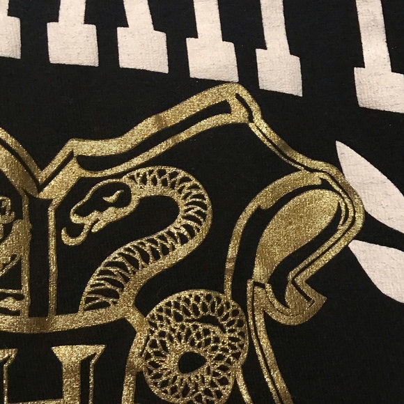 Harry Potter Hogwarts shirt - Picture 2 of 3